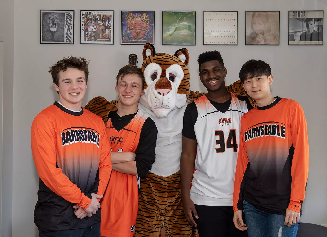 https://www.barnstableacademy.com/app/uploads/2020/07/full-school-experience-resized.jpg